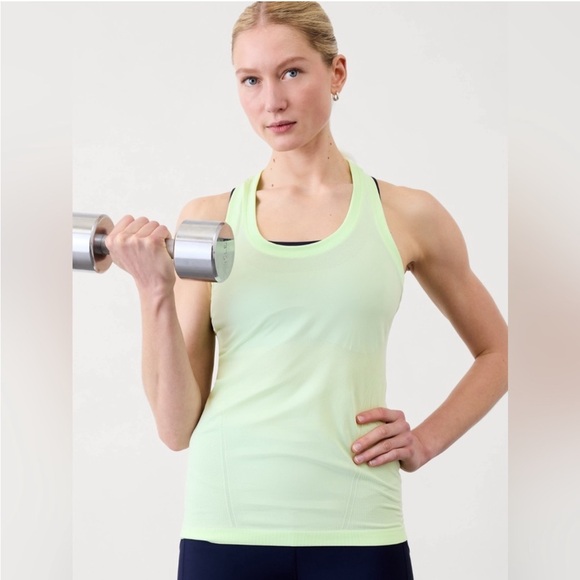 NWOT Athleta Momentum Seamless Tank in Mint - Size Medium - Picture 1 of 5